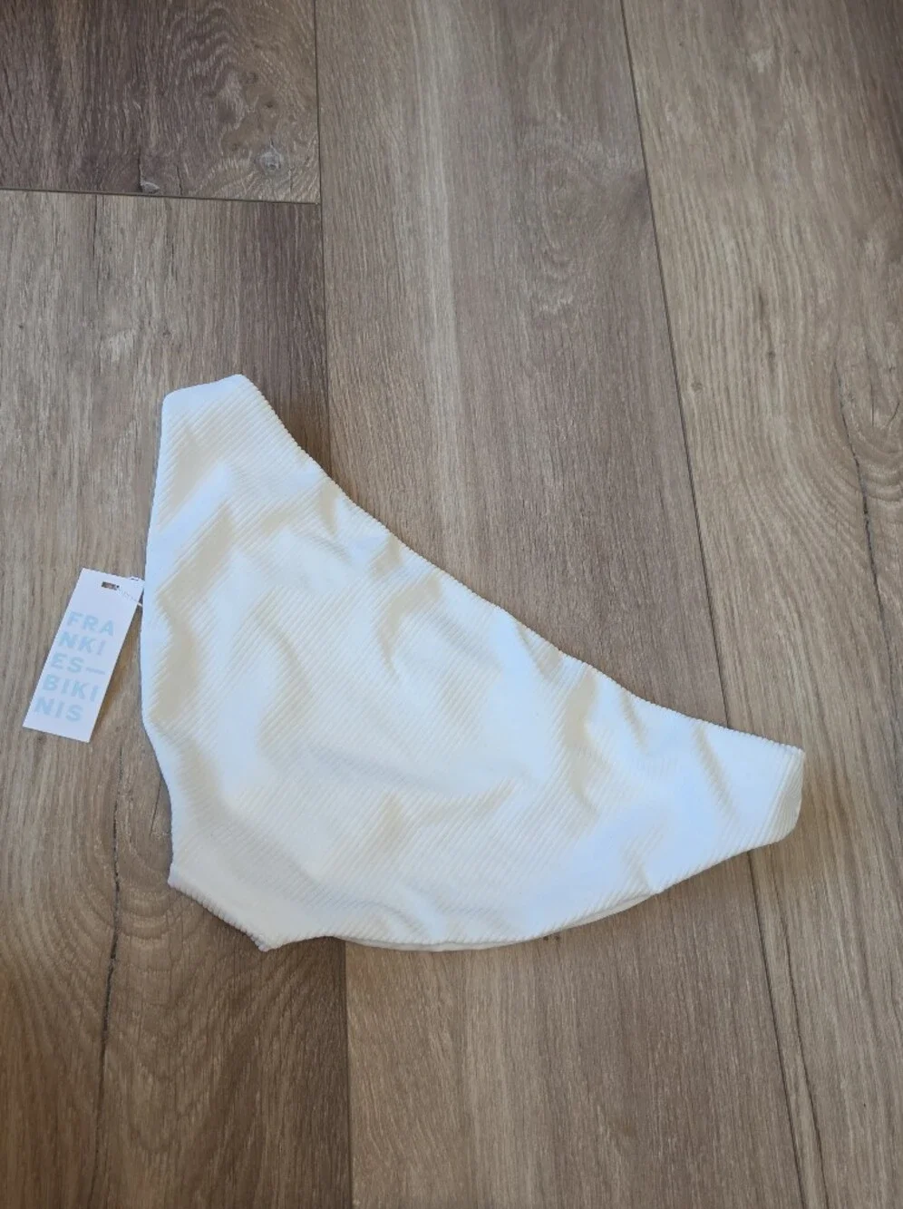 Frankies Bikinis chic white